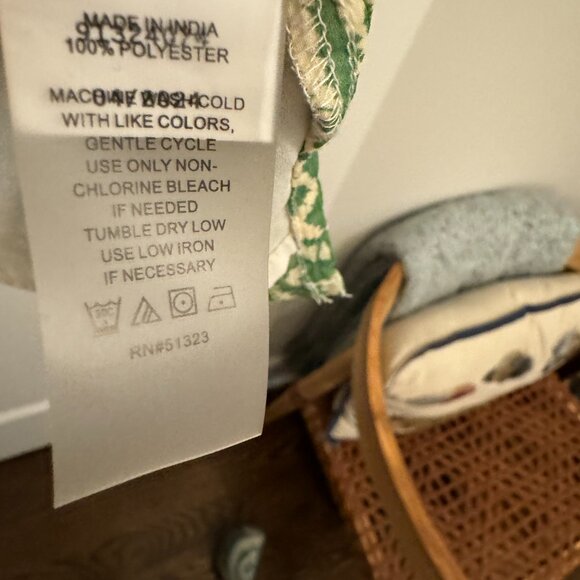 Vince Camuto Abstract Floral Top (Size: M; Color: Green) - Picture 7 of 7